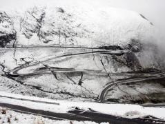 Circulaţie oprită temporar pe Transfăgărăşan, între Bâlea Lac şi Bâlea Cascadă, din cauza viscolului şi a ceţii