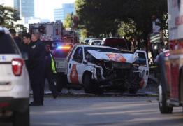 FILMUL atentatului terorist de la New York, soldat cu 8 MORȚI și 11 răniți. Ce au descoperit polițiștii în mașina tânărului care a provocat dezastrul (VIDEO)