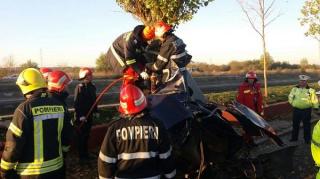 Nenorocire în Capitală. Două persoane au murit şi alte victime sunt încarcerate, în urma unui accident în lanţ. IMAGINI DRAMATICE