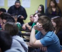 Doi elevi din Prahova ar fi fost TUNȘI de o profesoară, în timpul unei ore de curs, la un liceu din Ploiești! Întâmplarea este confirmată de martori