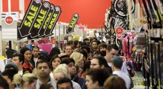 BLACK FRIDAY 2017. Peste 70% dintre românii din mediul urban îşi propun să cumpere produse la reduceri