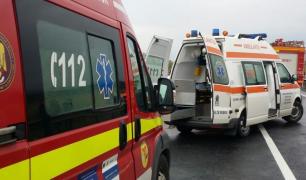 Accident ÎNFIORĂTOR pe Autostrada Soarelui. Autoutilitară a lucrătorilor de la drumuri, spulberată de un autoturism. Muncitorii instalau parazăpezi