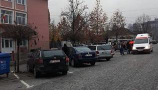 Elevă de 14 ani din Arad, spulberată de o maşină. Accidentul a avut loc la doi paşi de şcoală