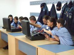 Angajări în Poliție 2017! Tot ce trebuie să știi pentru a ocupa unul dintre cele peste 2.000 de posturi scoase la concurs!