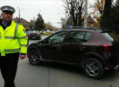 O șoferiță din Târgoviște a avut parte de șocul vieții atunci când și-a găsit mașina în mijlocul unui bulevard - FOTO/VIDEO