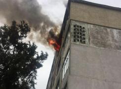 Explozie violentă într-un bloc din Constanţa. Pompierii au intervenit de urgenţă