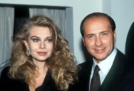 Veronica Lario trebuie să-i dea lui Silvio Berlusconi banii înapoi. 60 de milioane de euro a încasat fosta soţie, sub forma unei pensii alimentare