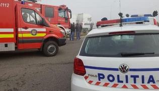 Impact violent pe DN1. Sunt cinci răniţi, printre care şi un copil, într-un accident cumplit la Ciolpani. Trafic îngreunat în zonă