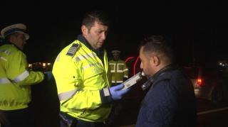 Accident deosebit de grav în Bacău. Două persoane au fost dezmembrate la impactul cu un autoturism, încercând să traverseze șoseaua neregulamentar. Șoferul, în stare de șoc