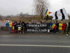 Clipe dramatice pentru suporterii unei echipe de fotbal din Ardeal. Autocarul care îi ducea la meci a luat foc în apropiere de Braşov