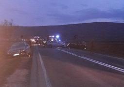 Impact devastator la Mirăslău. Trei maşini au fost implicate într-un accident cu patru victime, una dintre ele decedată. Trafic complet blocat pe DN1