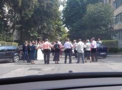 VEȘTI PROASTE pentru cei care tulbură liniștea publică: Nunțile la cort, bormașinile și petrecerile cu muzică dată la maxim te pot trimite la ÎNCHISOARE