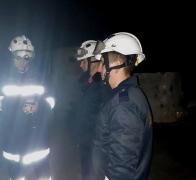 Trei muncitori au murit într-o carieră de calcar, după ce un mal de piatră s-a prăbuşit peste ei şi i-a strivit