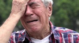 Un bărbat din Botoșani s-a uitat peste gard, la vecinul, văzând  toate animalele din ogradă adunate la un loc. Când și-a dat seama ce se întâmplă, era prea târziu