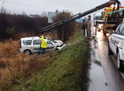O maşină de Poliţie a fost implicată într-un grav accident în Satu Mare din cauza unui şofer cu tupeu - VIDEO
