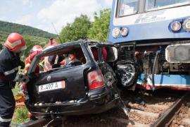 Părinții celor patru frați morți în tragedia de la Viișoara au dat în judecată CFR, după ce maşina în care se aflau copiii lor a fost lovită de tren