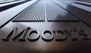 Moody's: competitivitatea economică a României, pusă în pericol de creşterea rapidă a salariilor