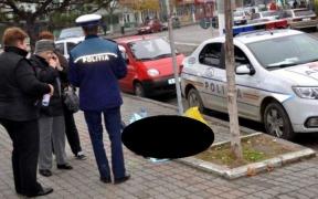 Un bărbat din Slobozia a murit înecat cu o bucată de covrig, chiar lângă Tribunalului Ialomița, în faţa a zeci de oameni. Se pare că nimeni n-a intervenit să-l ajute
