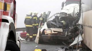 Microbuz românesc implicat într-un grav accident în Ungaria: cel puțin 3 morți și 10 răniți în impact