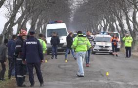 Accident mortal la Botoşani. O femeie a murit lovită de mașina din care a fost aruncată, după un impact violent