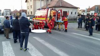 Viaţa unei fetiţe de 10 ani, din Cluj, curmată de un tânăr şofer neatent. Copilul traversa strada regulamentar, pe trecerea de pietoni