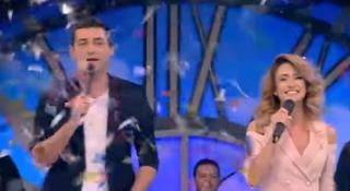 Moment inedit în platoul Neatza cu Răzvan şi Dani, de ziua Antenei 1! Iuliana Pepene şi Mihai Jurcă au lăsat ştirile meteo deoparte şi s-au apucat de cântat