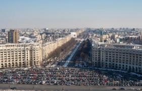 Trafic restricţionat în centrul Capitalei, cu ocazia Târgului de Crăciun. Poliţiştii recomandă şoferilor rute ocolitoare