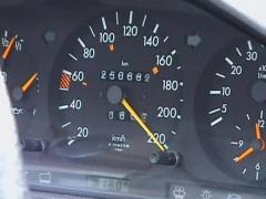 Panică pe Autostrada A1, un şofer de 19 ani a semănat teroare. Depăşea maşinile pe banda de urgenţă, cu aproape 220 km/h