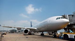 Aeroportul Otopeni ar putea fi declasificat, iar anumite curse ANULATE