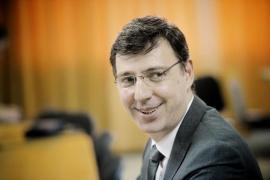 Ministrul de Finanţe susţine că transferul plăţii contribuţiilor de la angajator la angajat e "benefică pentru cetăţeni". Multinaţionalele trebuie să plătească taxe la fel ca în celelalte ţări