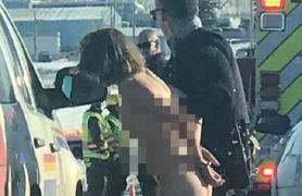 Caz BIZAR! O mamă și copilul ei nou-născut au fost răpiți de cinci persoane, care au fost găsite COMPLET DEZBRĂCATE în mașina cu care au făcut accident (FOTO, VIDEO)