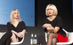 Noul videoclip al rusoaicelor de la Pussy Riot îl compară pe Donald Trump cu Vladimir Putin!