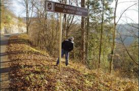 Crimă abominabilă! O ROMÂNCĂ de 19 ani a fost găsită desfigurată într-o pădure din Franța. Criminalul i-a zdrobit dinții și oasele feței și a tăiat-o cu cuțitul de 26 de ori (FOTO)