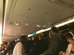 Cursă Tarom Bruxelles-Bucureşti, ANULATĂ din cauza unei defecţiuni. Aflați la bord, ministrul Apărării, comisarul Corina Creţu și numeroși europarlamentari au fost ținuți în avion aproape două ore