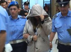 Două surori românce au fost găsite drogate într-o maşină, în Italia, în timp ce mama se prostitua, iar tatăl se juca la păcănele!