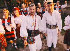 Mesajul de Ziua Naţională a României: Tradiţii nemuritoare în lumea mare răspândite, te lasă fără cuvinte, fă bine şi nu le vinde!