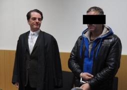 Cerşetor român, prins la furat într-un magazin din Germania! Şi nu orice! Bărbatul s-a servit cu somon, caviar şi câteva sticle de coniac