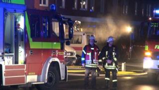 Mai mulți români, victime ale unui incendiu uriaș în Germania, la Bergkamen. Focul ar fi fost pus intenționat, aproape 200 de pompieri au intervenit (Video)