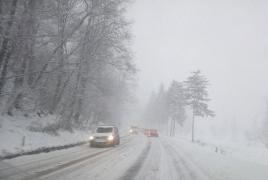 Paisprezece judeţe au primit avertizare cod galben de ninsori şi viscol. Fenomene meteo dure şi în restul ţării