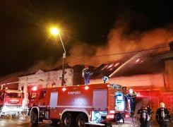 Incendiu extrem de violent la Timişoara. O persoană a murit, iar două clădiri au fost grav afectate de flăcări
