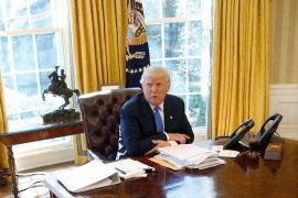 Donald Trump se uită opt ore pe zi la televizor și bea 12 cutii de Cola dietetică. Dezvăluiri incredibile despre cum își petrece timpul liderul de la Casa Albă