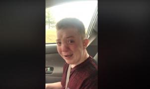 Povestea unui copil batjocorit de colegii de şcoală a stârnit sute de mii de reacţii. Mărturisirile băiatului au fost urmărite de peste 22 de milioane de oameni