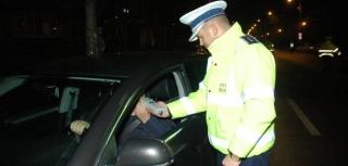 Beat mort la volan, un șofer a spulberat o mașină, apoi i-a întrebat un lucru bizar pe polițiștii rămași tablou: "Păi și ce, vi se pare mult?"