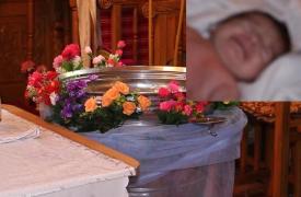 Emoționant! Nicholas, băiețelul de doar o lună abandonat de mamă în curtea spitalului din Buzău, a fost botezat (Video)