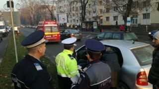 Fetiță lovită pe trecere de o șoferiță neatentă. Femeia spune că pur și simplu n-a văzut-o, deși celelalte mașini opriseră