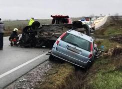 Accident cumplit în Suceava! Un bărbat a murit după un impact devastator între două maşini (Foto)