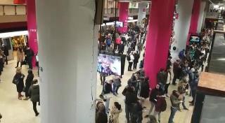 Tânăra care a supravieţuit tentativei de omor de la metrou a aşteptat ore întregi până să poată spune unui poliţist ce s-a întâmplat