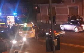 Femeie spulberată pe trecerea de pietoni de un taximetrist, care apoi a trecut peste ea. Victima a murit la spital