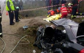 Accident fatal în Mehedinți, după ce un șofer a adormit la volan. Maşina s-a izbit puternic de un cap de pod