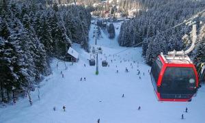 Pericol maxim de avalanşă în Făgăraş şi Bucegi. Zăpada are un metru la Bâlea Lac şi pe Vârful Omu